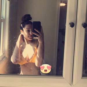 Meet your Posher, Rayne